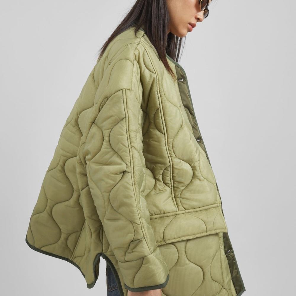 The Frankie Shop Olive Quilted Puffer Jacket - Picture 4 of 9